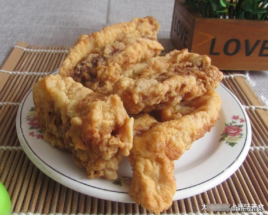  油炸|40年大厨: 炸酥肉不能少了“它”! 否则放一会就回软, 不酥脆