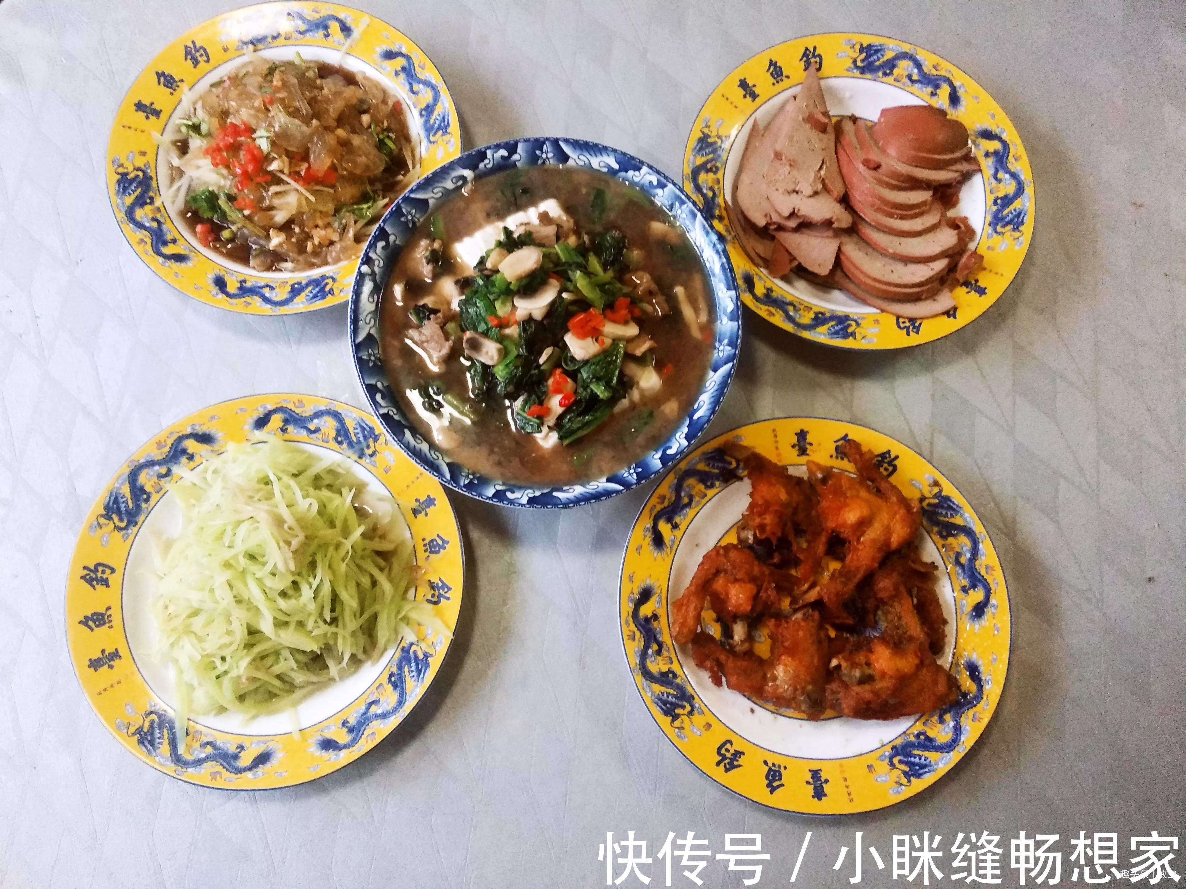 菜老妈|老妈来家中做客，媳妇做了4菜1汤，老妈没怎么动筷，这菜差吗