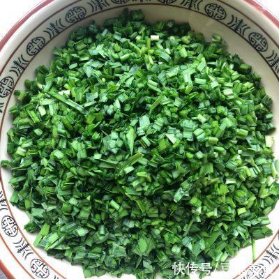 韭菜肉|尝尝这道不油腻的韭菜肉丁水煎包，生活赛过活神仙