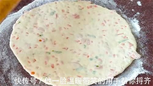 胡萝卜|家里有面粉试试这样做，比馅饼简单，比包子好吃，我家一周做3次