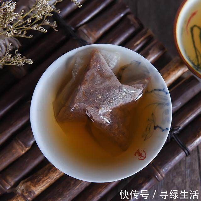 身体|男人别再傻傻喝水啦,常往水里加点料,排毒身体一天比一天好