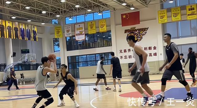 球队|正式确定!广东男篮放弃马尚,赵睿未参与合练,全队认真备战