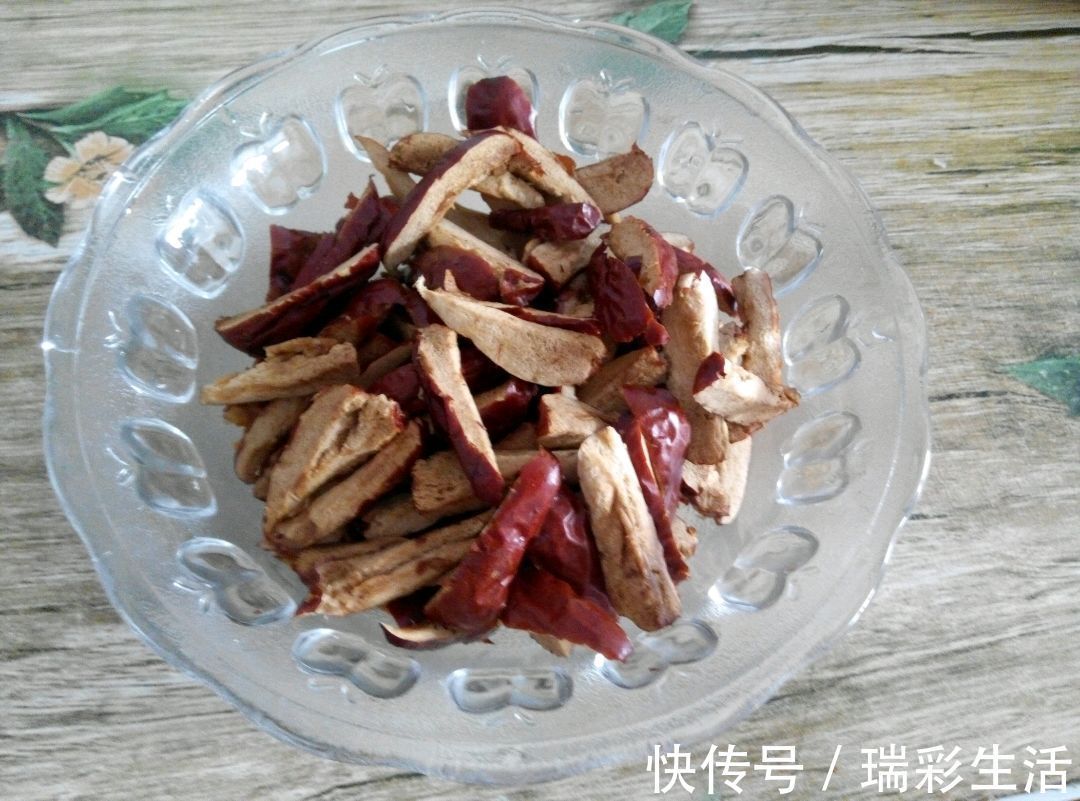 鸡蛋黄|美味好吃的红糖枣糕，制作简单，营养健康