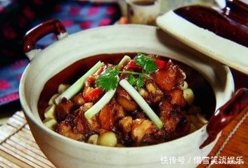  排骨|小胖美食推荐飘香砂锅鸡 雪菜鱼汤 卤味酥排骨