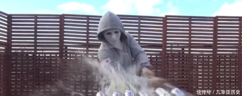 日本武士刀有多锋利,真能像电影一刀斩首吗,现实测试超乎想象