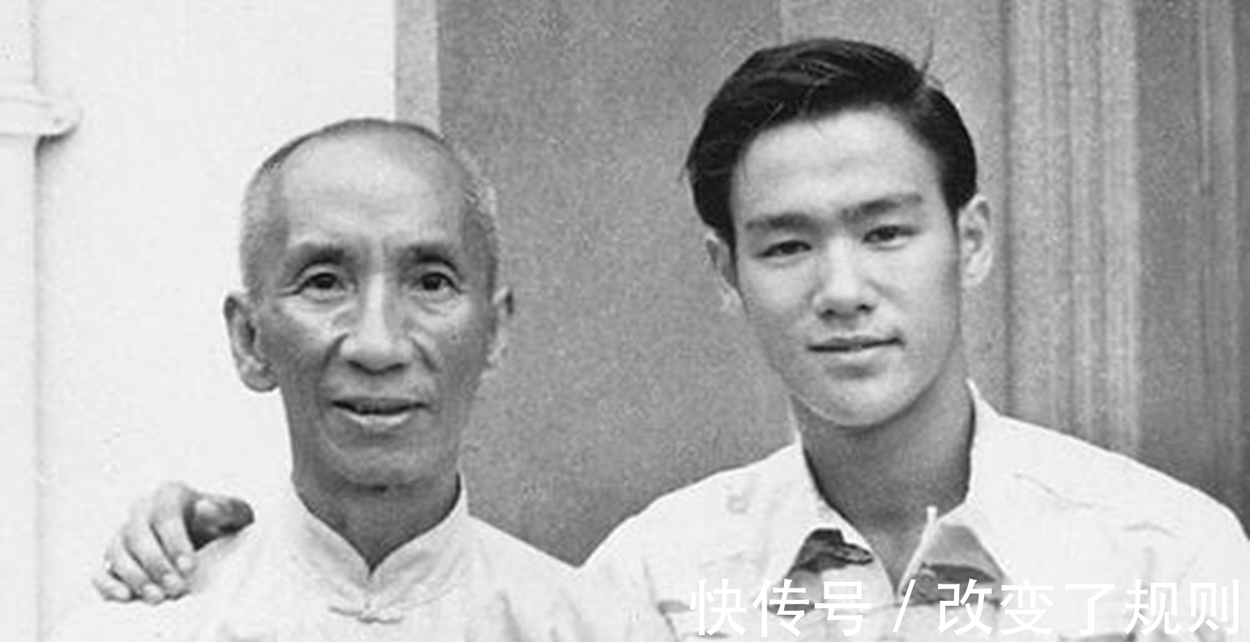 美国@先瞧瞧中国叶问的墓,再看看美国李小龙的墓,差别不是一般的大!