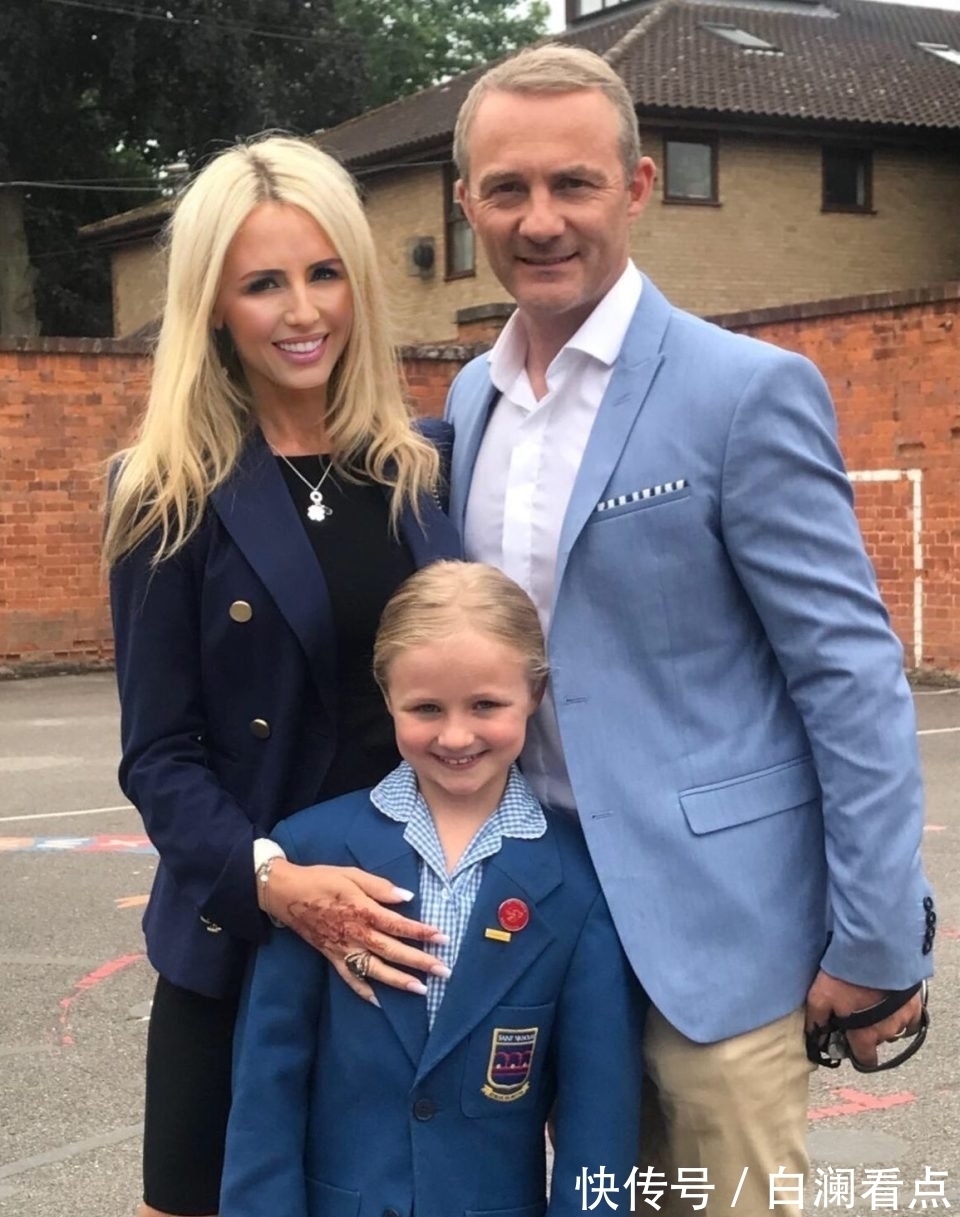 头等舱|英国妈妈坐头等舱,让老公陪孩子们坐经济舱,美其名曰金钱教育