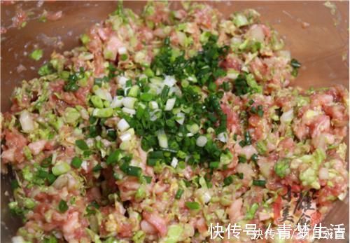 菜帮|调白菜饺子馅,只用盐杀就错了,教你饭店不外传秘配方,鲜嫩多汁