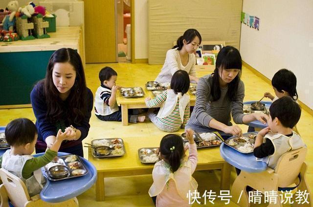 午餐|宝妈“突袭”幼儿园，拍下午餐照直接转学，其他家长看后坐不住了