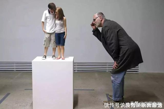 人物|巨型超写实人体雕塑,庞大而又逼真,网友:真怕他们动起来