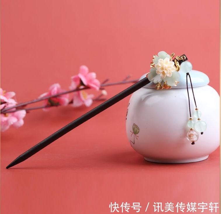 配饰|秋季搭配中的配饰,古风发簪的选择,让你日常穿搭更有韵味