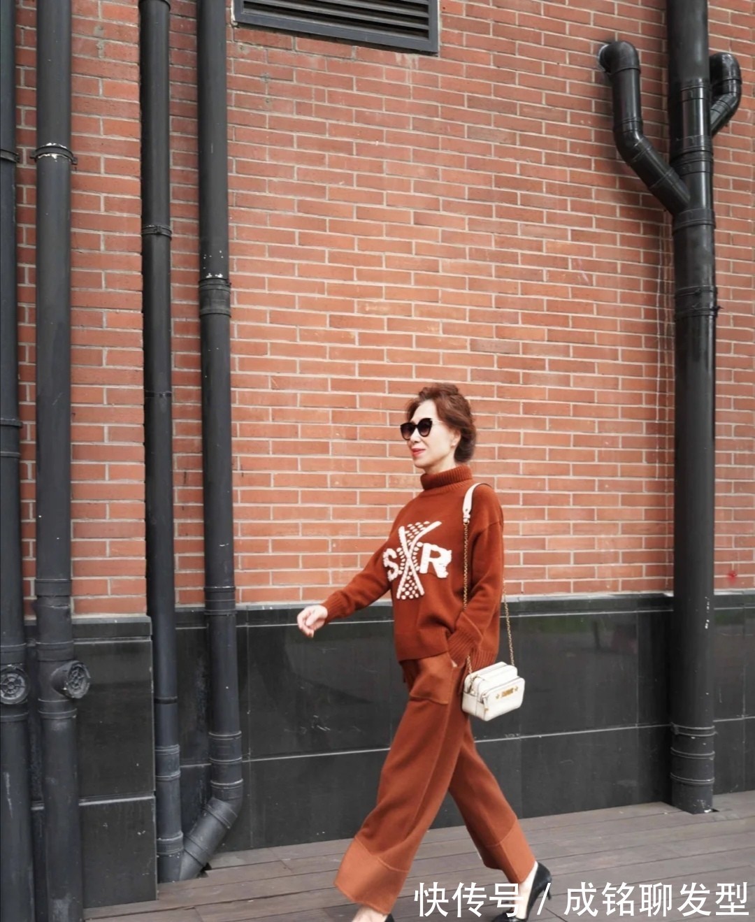 长大衣 终于找到适合五六十岁妈妈们的入冬穿搭!保暖又洋气,显瘦有气质