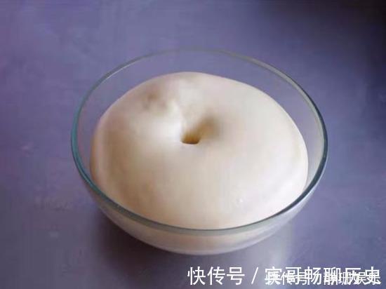 教你在家做香甜松软小面包,做法简单方便,比买的好吃多了