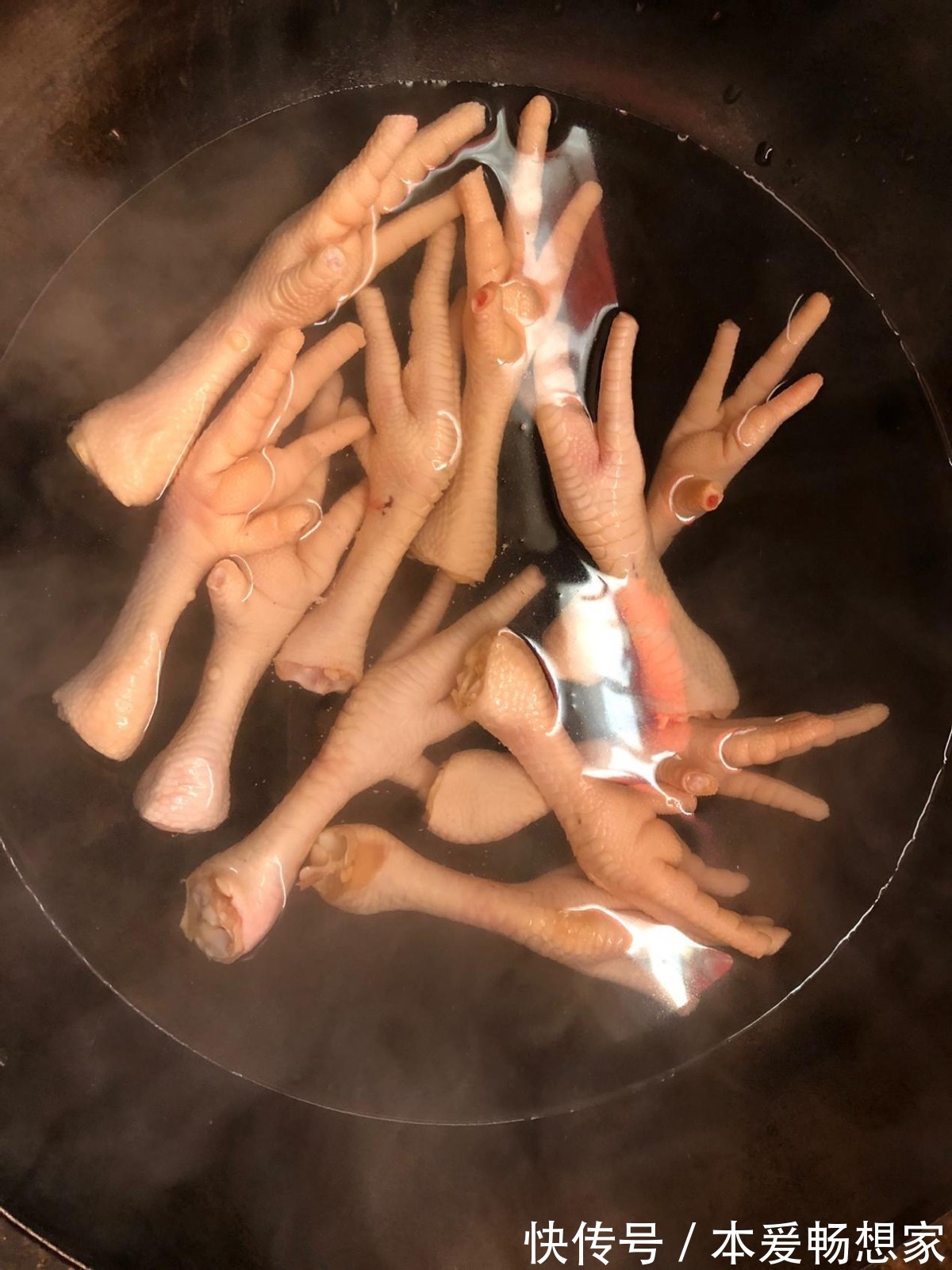 浸泡|自制麻辣鸡爪，配方简单好学，麻辣香鲜，再也不用出去买着吃了