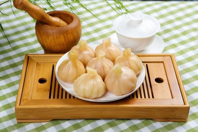 蒜头|腌糖醋蒜，只放糖和醋是不行的，多放2味料，味道不涩不易坏