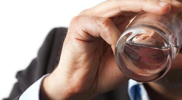  艾滋病|艾滋病感染后，口腔中可能有2种“变化”，但很多人对此视而不见