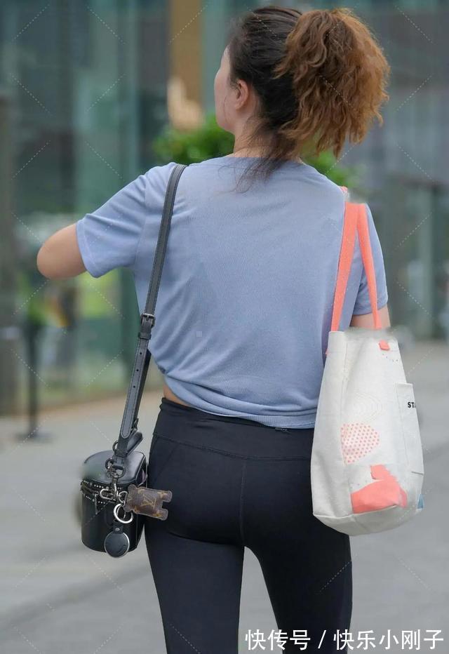 上衣 青春朝气的鲨鱼裤穿搭减龄显气质,拉伸身材曲线,气质独特