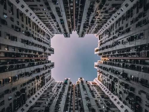 货币化|房价要降？国家一锤定音，2021年起老旧房子一律按新规处理