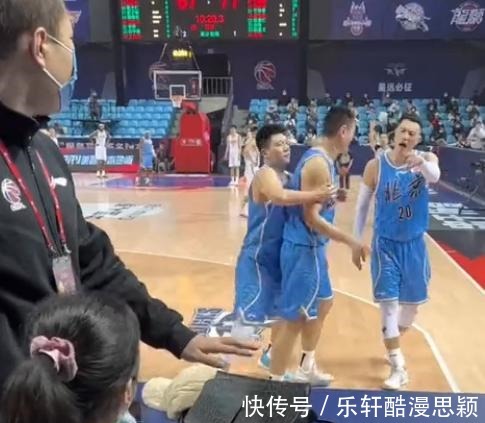 一地鸡毛|首钢球员为何和女记者对骂对骂内容曝光,朱彦西人身攻击太不该