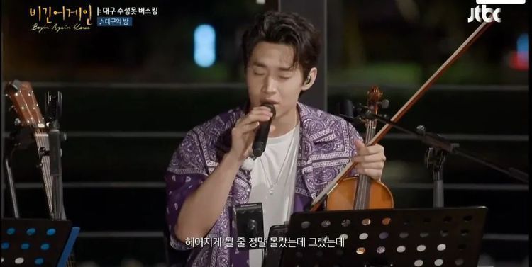 因没观众缘，被何炅黄磊踢出群聊，却在国外被万人追捧！