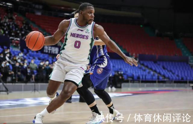 冯莱|117-100!山东男篮17分大胜上海男篮,李春江被打的没脾气