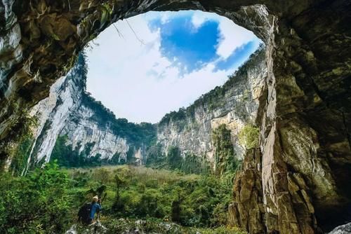 云南有座神秘天坑群，坑底生活着32人，与世隔绝60年却成网红景点