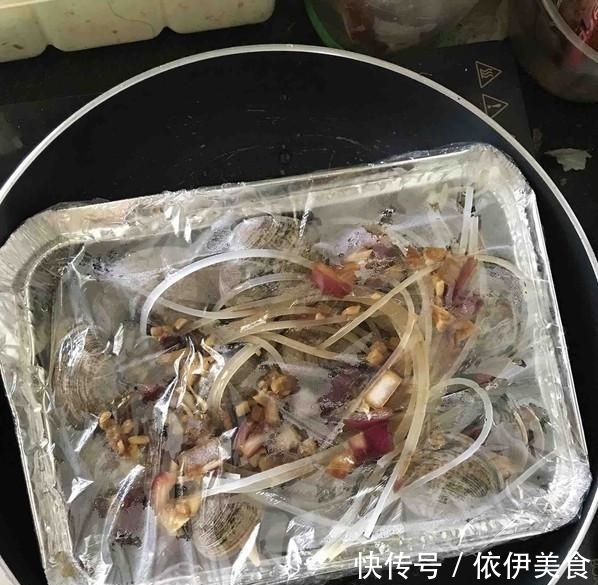 25元3斤花甲，大姐做花甲粉解馋，又香又辣，一次做了8大碗