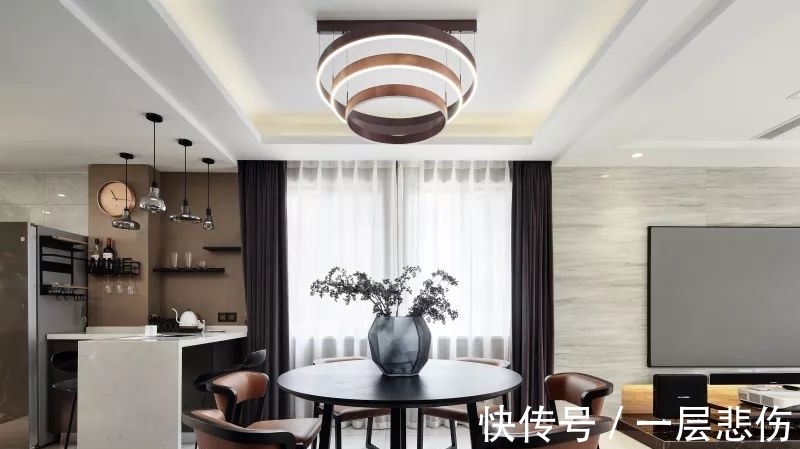 床头柜|140㎡现代简约,简约空间里的一抹蓝,华丽舒适有档次
