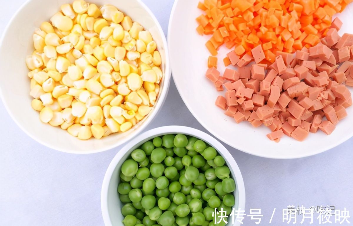 年夜饭餐桌上的“金玉满堂”,丰富多彩,寓意好,颜色绚丽