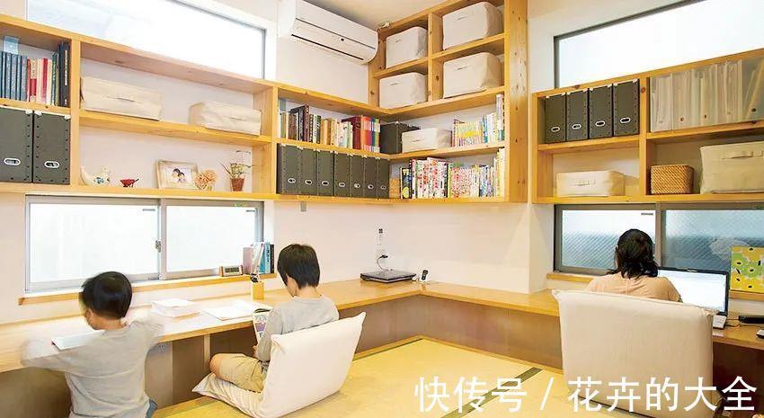 书房|日本又打起了榻榻米的主意，床边加2米长桌面，床上打造双人书房