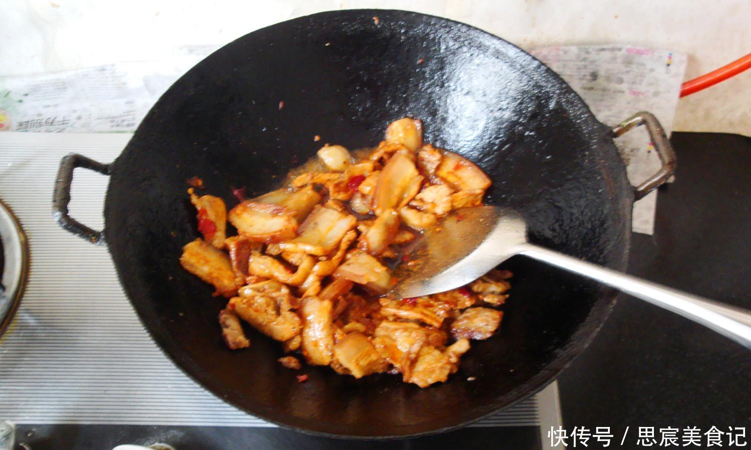 适量|五花肉炒之前,别急着下锅,放进水里煮熟,炒出来不油不腻特别香