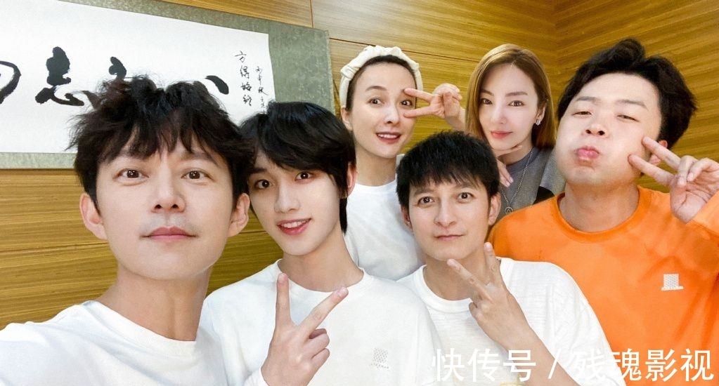 《快樂大本營》結(jié)束，《你好星期六》定檔，快樂家族只剩何炅一人