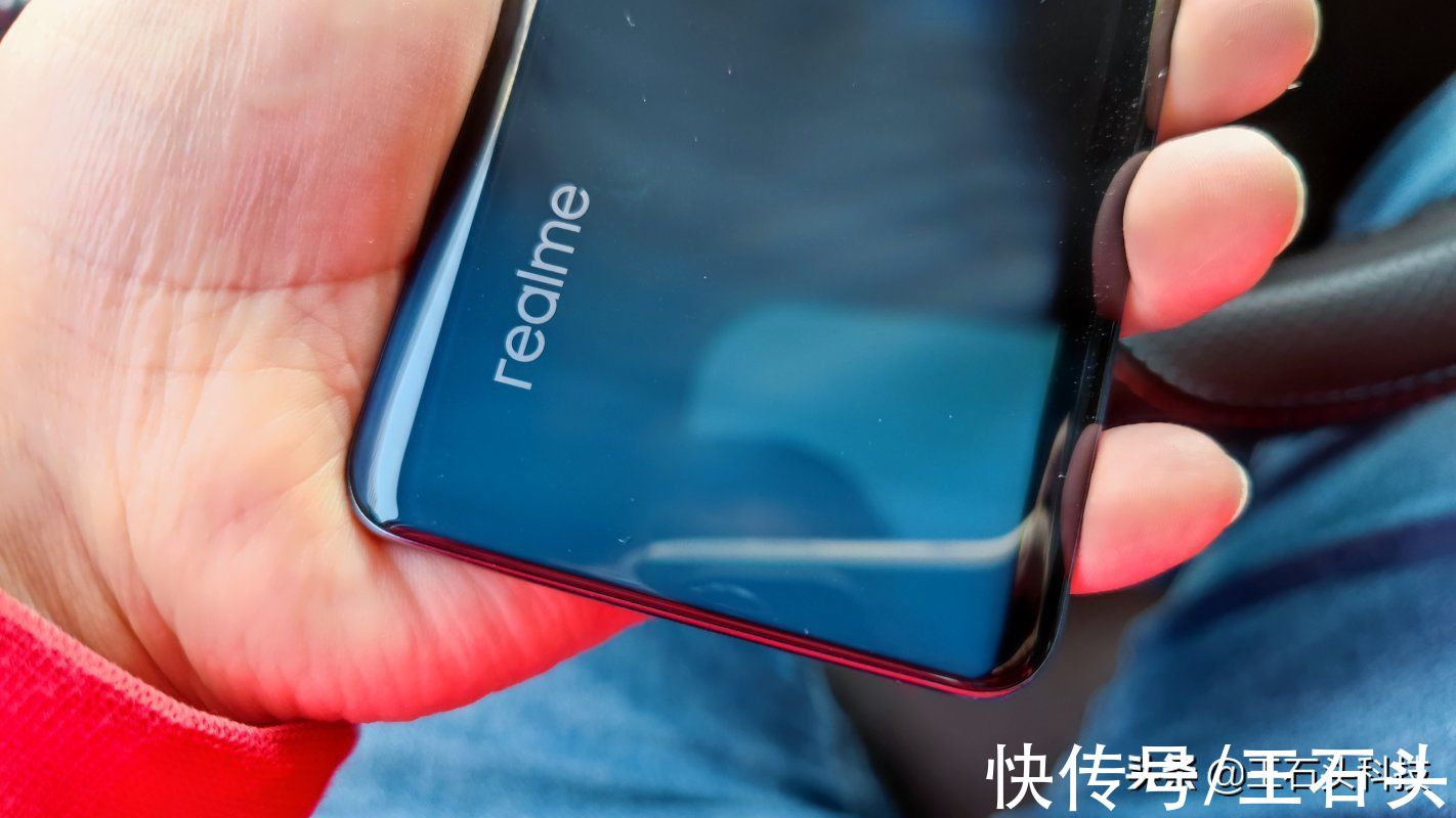 none|realme GT Neo2T体验：1899元起售，能成为双11新爆款吗？