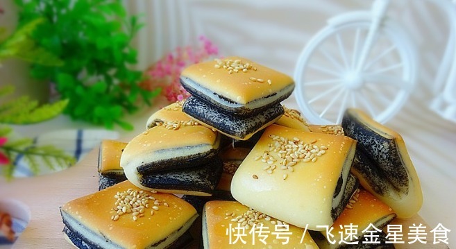 小方块|入秋了，早餐点心这么做，暄松柔软，一咬满口香，老少都爱吃！