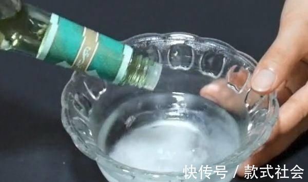 花露水|床垫睡久了螨虫成窝，教你一个土方法，螨虫灰尘一起除