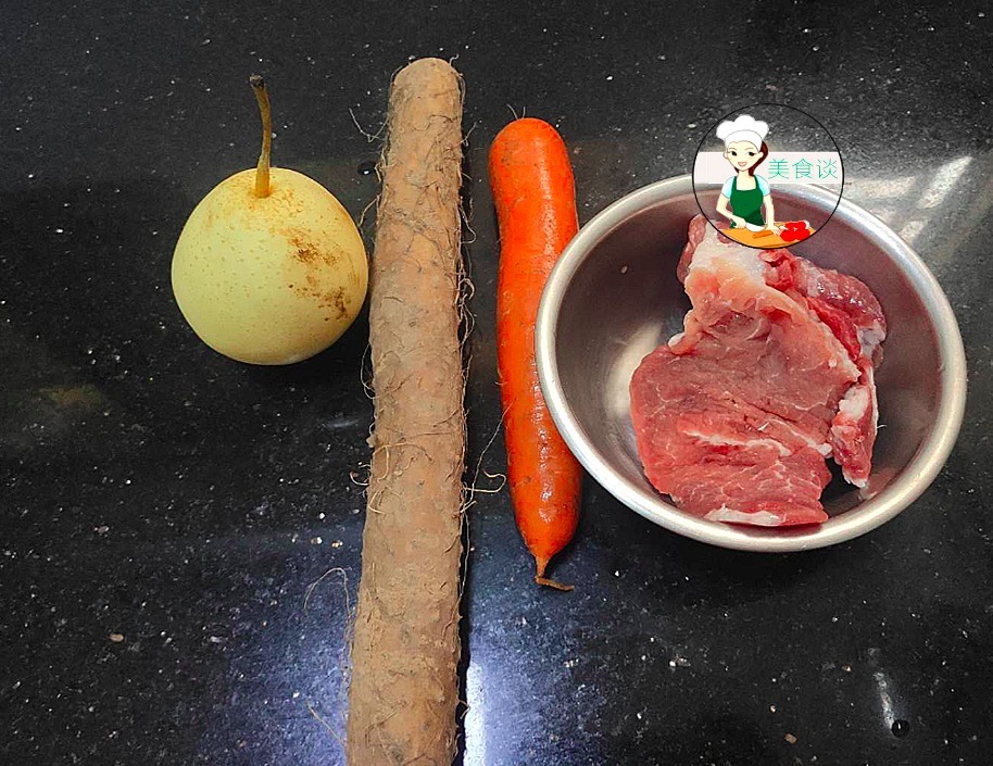 雪梨瘦肉汤的做法，秋燥天喝再合适不过了，清香甘甜，简单又营养