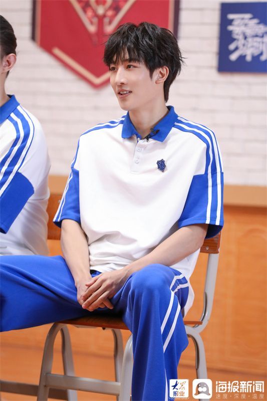 麦亨利|麦亨利《披荆斩棘的哥哥》一公火热上线 单手翻跟头开场秀炸翻众人