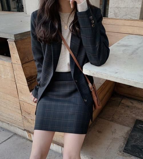 这样穿，回头率肯定100％！通勤装，减龄同时又不幼稚！