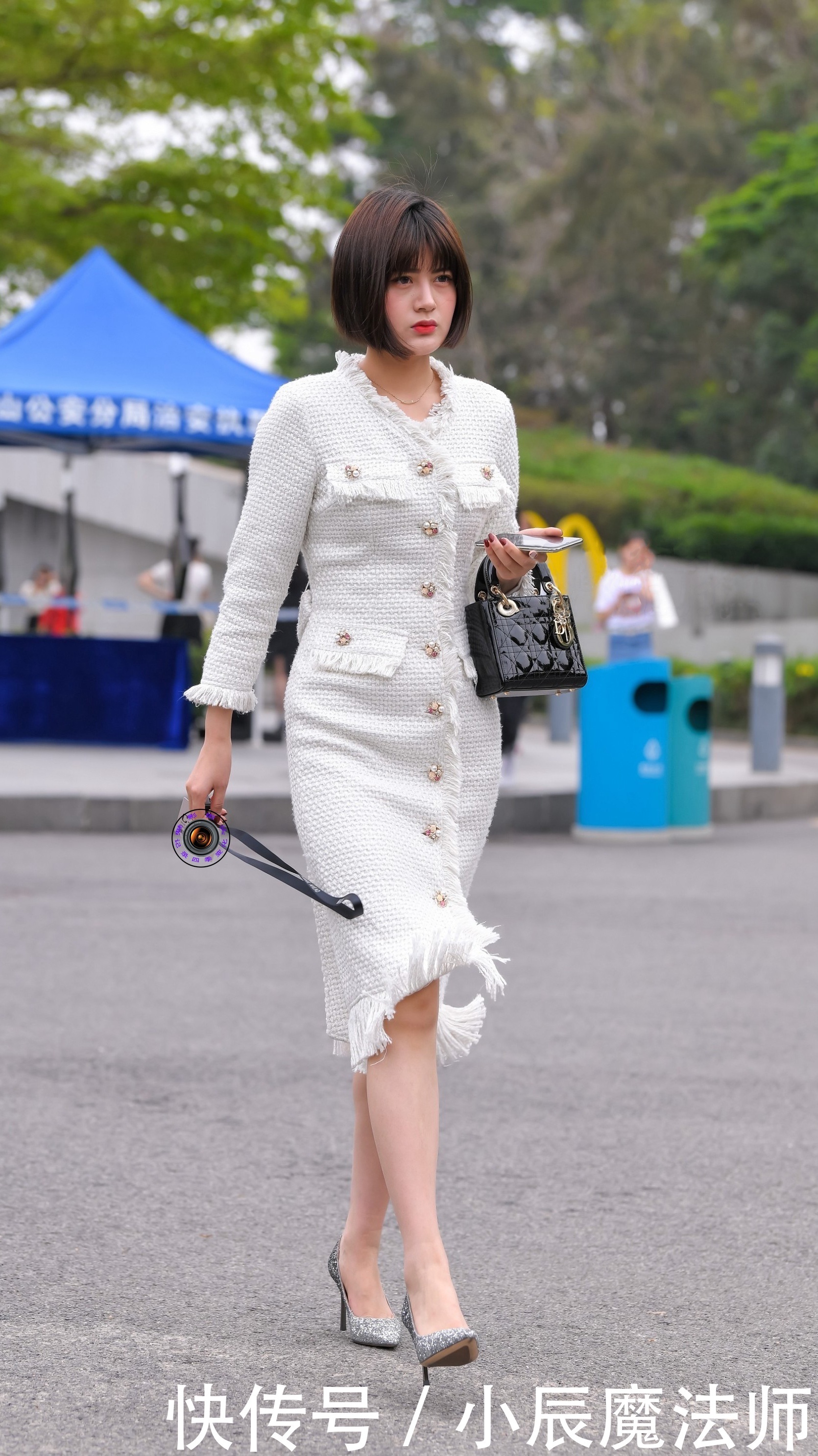  时节|初冬时节，粗花呢连衣裙搭配尖头细跟鞋，时髦保暖穿出气质美