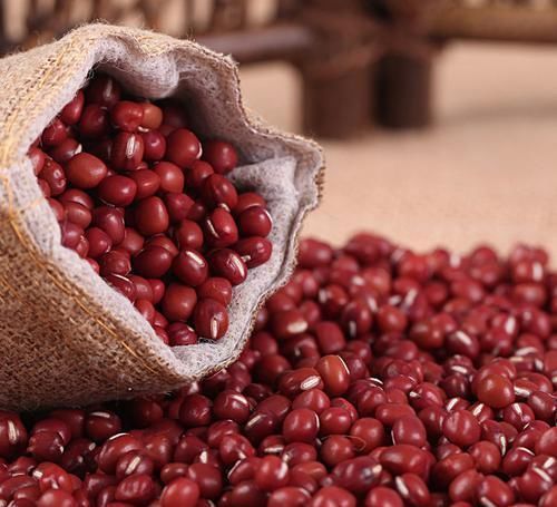 食物|女性到了中年常吃3种食物,补钙强身,健脑益智,营养又不贵