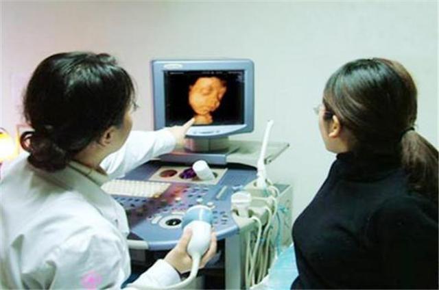 四维彩超|孩子腹中“比心”火了,四维彩超下的孩子动作暖心,医生:太有爱