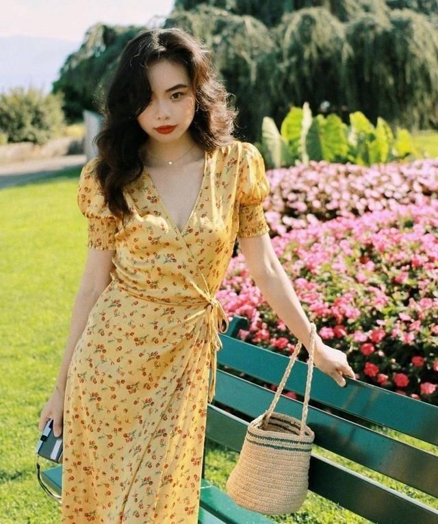 搭配|谁说小个子不能穿长裙？只要掌握这4个搭配技巧，显高又时髦