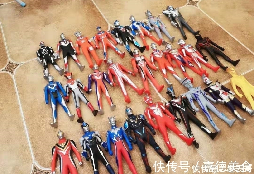 特利迦|网友调侃养儿子像养奥特曼,家里奥特曼玩具堆成山,一口气认不完