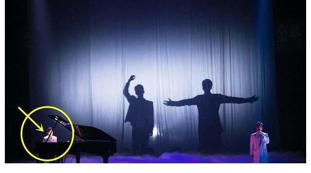 后輩|《披荊斬棘》李云迪實慘，公演舞臺全程伴奏，幫后輩爭取演唱機會