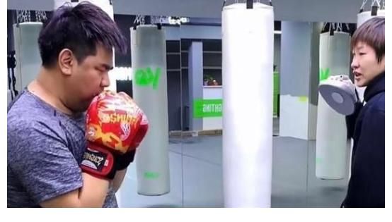 大衣哥|盲人歌手杨光是如何毁了自己的，星光大道冠军为啥混的不如朱之文