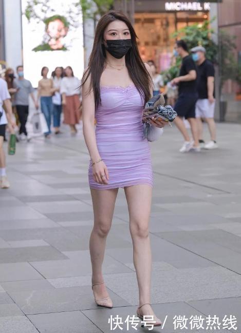 气质|温柔的美女,选择紫色修身长裙,凸显气质和身材