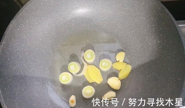 卤鸡脚|自己在家做卤鸡脚，Q弹可口，制作简单又好吃！