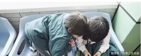 虚拟游戏|“妈妈，我玩一会手机”，这位母亲的做法，让孩子主动远离手机