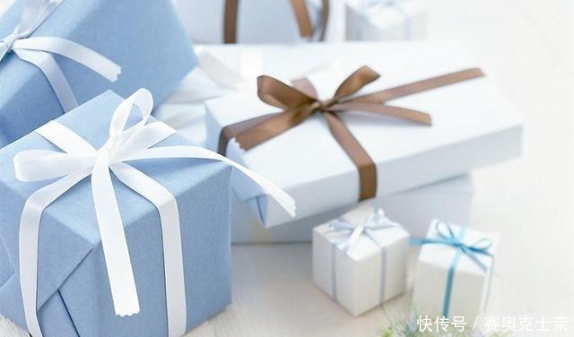 情侣|520除了口红还能送什么?五种情侣款供你挑,充满新意又好看