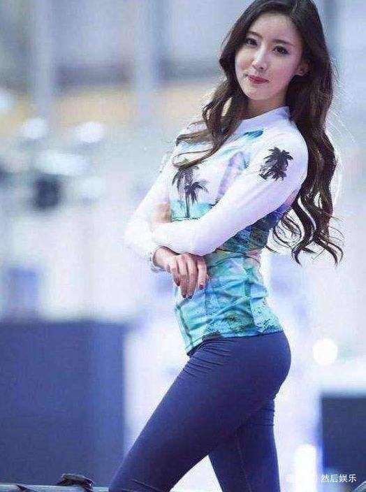 大长腿 紧身打底裤美女,展现出中国女性特有的美